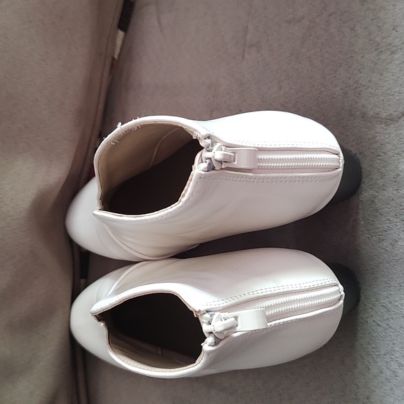 Boots - Picture 2 of 3